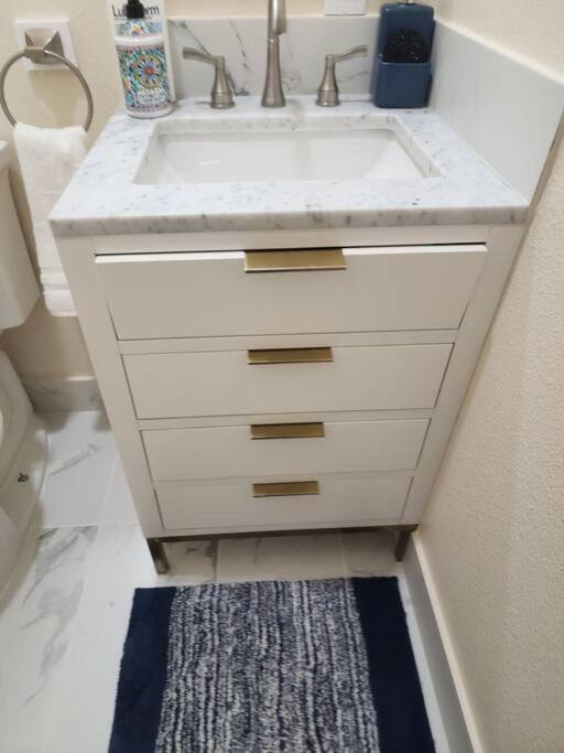 Cozy Tiny Private Guestsuite Apartment *
